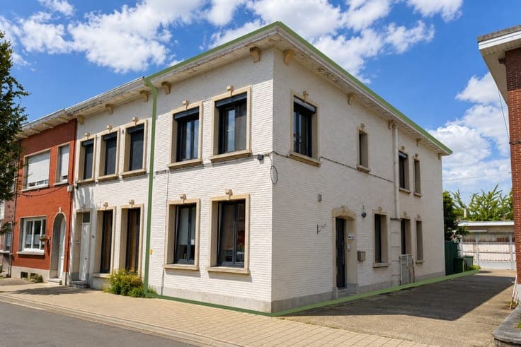 Instapklare, ruime halfopen bebouwing op toplocatie in De...