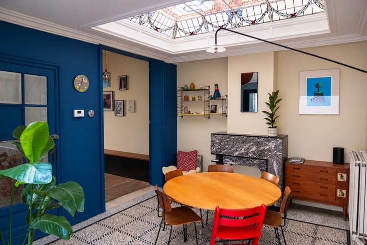 Charming townhouse with garage and a sunny city courtyard.