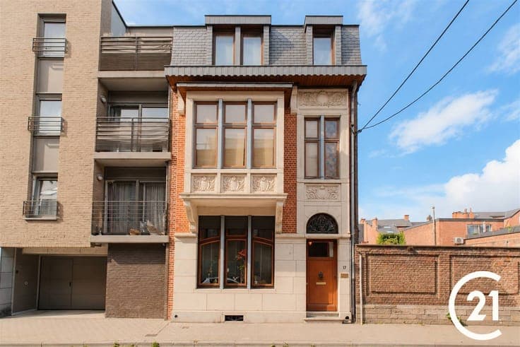 Maison de maître au charme envoûtant et jardin secret