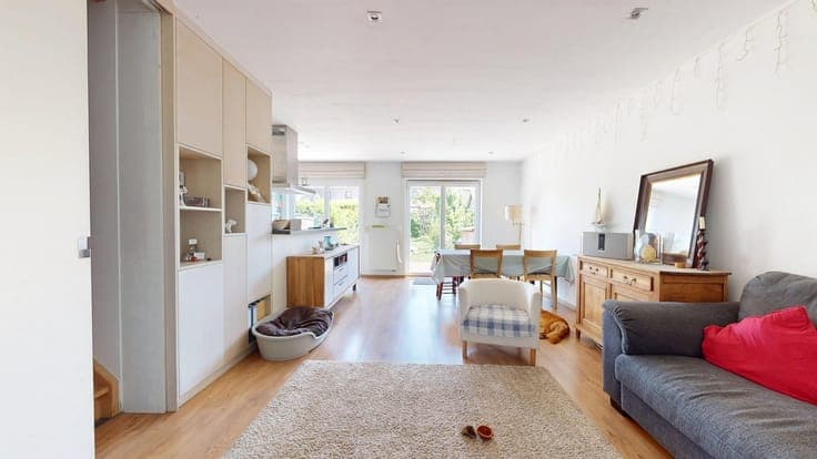 Splendide maison 2016, 4 chambres, bureau et beau jardin.