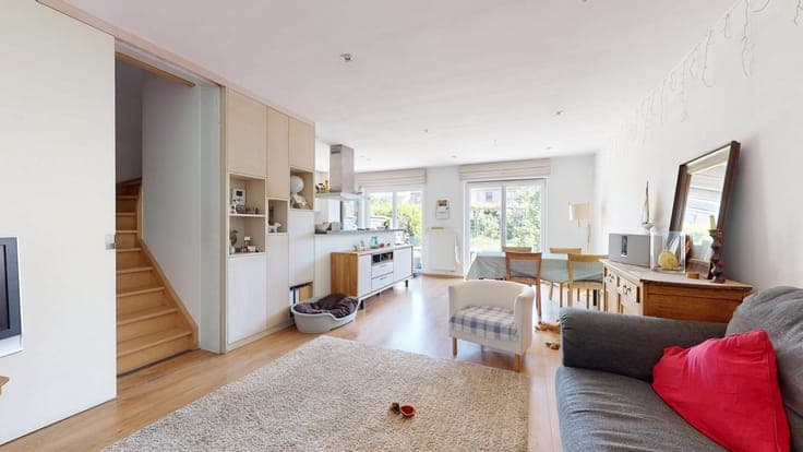 Splendide maison 2016, 4 chambres, bureau et beau jardin.