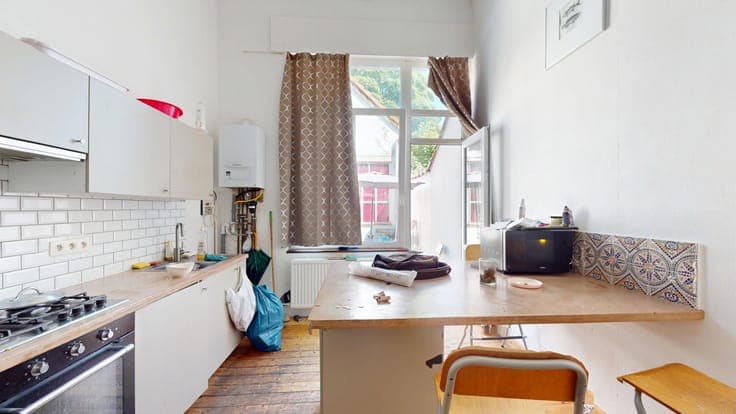COMPANY ACQUISITION – LAMBERMONT – 3 APARTMENTS + REAR HOUSE