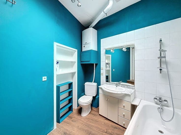 Commercial property with residential unit / Great potential