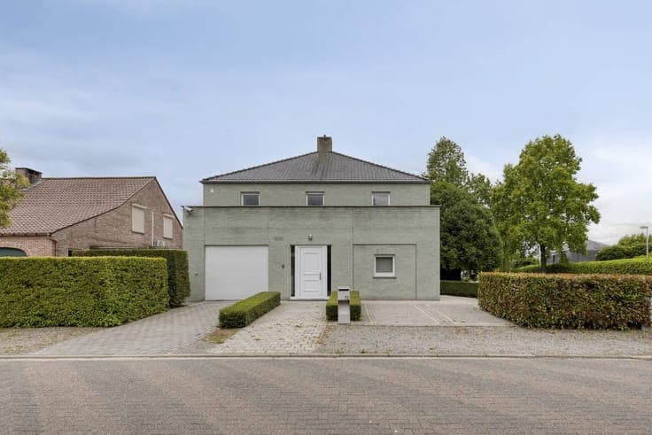 Spacious doctor's home with practice for sale in Hoogstraten