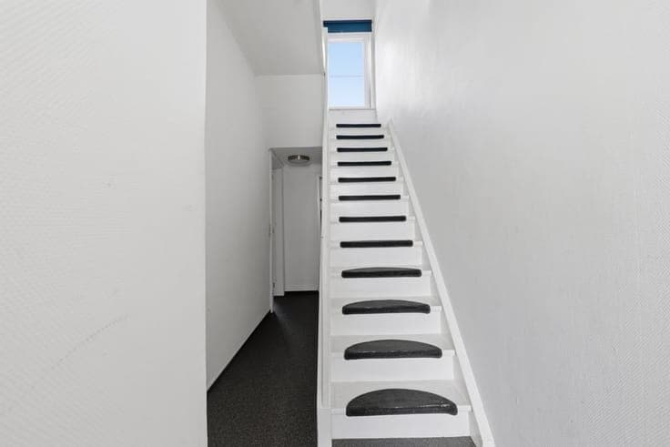 GEZELLIGE GEZINSWONING MET DRIE SLAAPKAMERS, TUIN EN RUIM...
