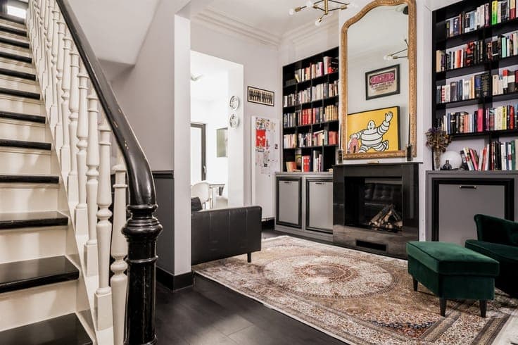 Beautiful renovated master house on a prime location in the