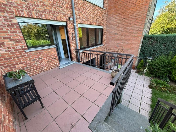 Energy efficient, super well maintained house with 4 BEDR