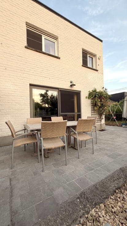 Charming Family Home with Large Garden in Sint-Denijs