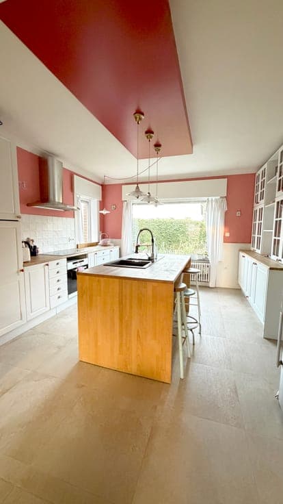 Charming Family Home with Large Garden in Sint-Denijs