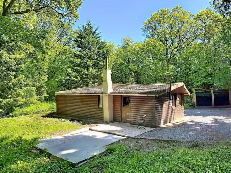 A LITTLE CORNER OF PARADISE IN THE HEART OF A FORESTED AREA