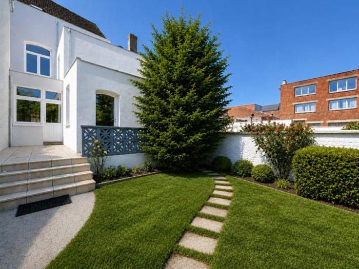 Character House to Renovate – Wavre City Center