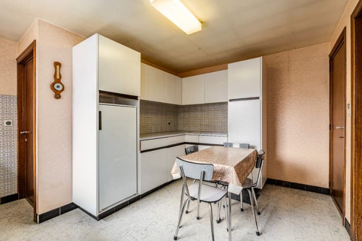 Ruime halfopen woning met potentieel