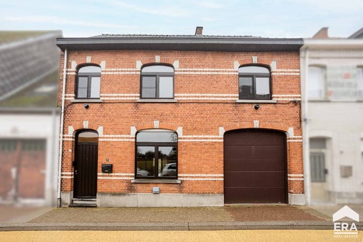 House with 3–5 bedrooms, garden and green oasis