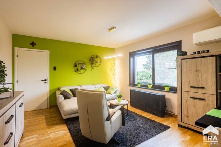 House with 3–5 bedrooms, garden and green oasis