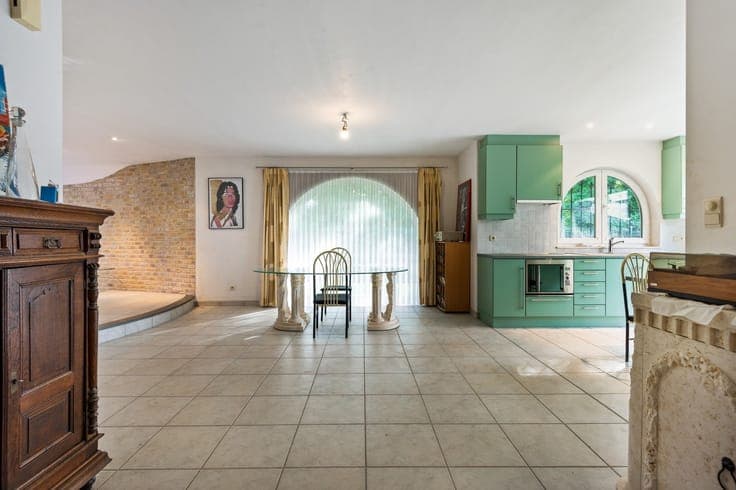 Vrijstaande woning met 2 slaapkamers, inpandige garage en...