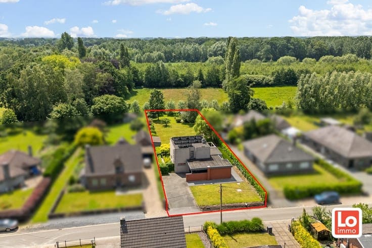Instapklare open bebouwing op een landelijke locatie tuss...