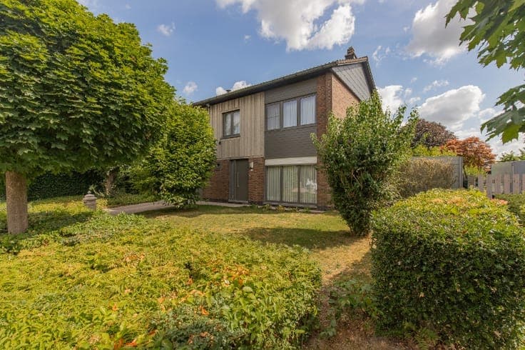 Instapklare gezinswoning op een zeer gunstige locatie