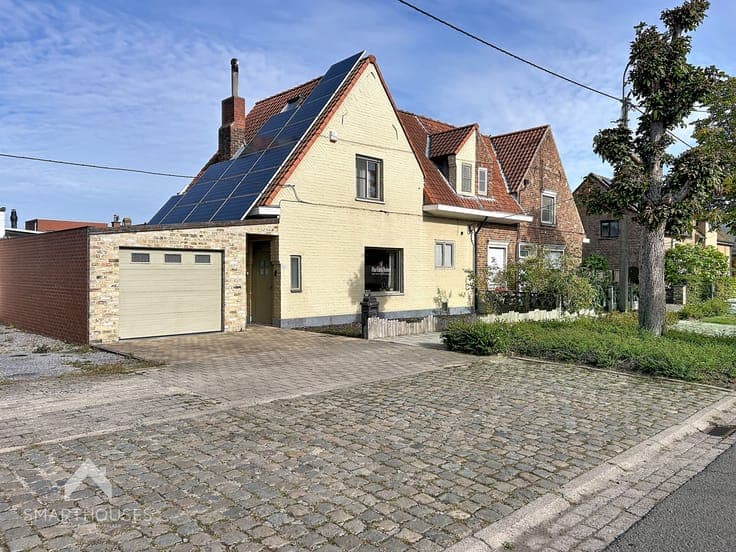 Cosy 3-bedroom home with garage