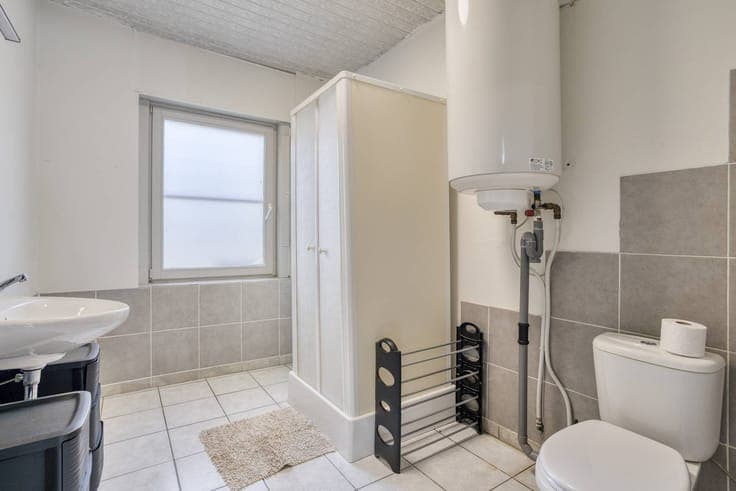 4-bedroom house to renovate with garden in Moorslede.