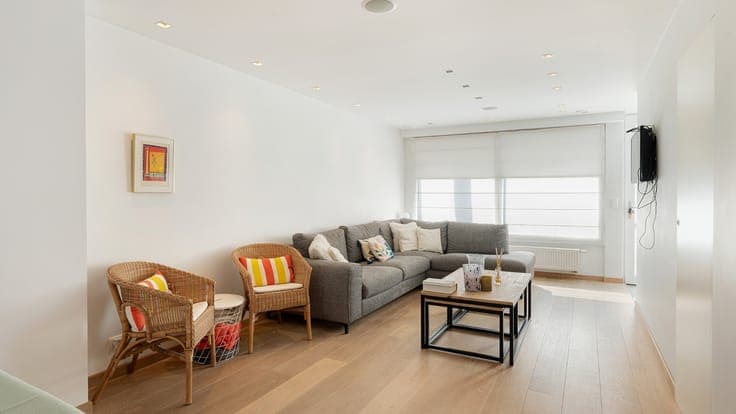 Smaakvol en verrassend ruime gerenoveerde woning met 4 s...