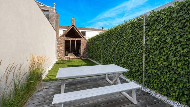 Smaakvol en verrassend ruime gerenoveerde woning met 4 s...