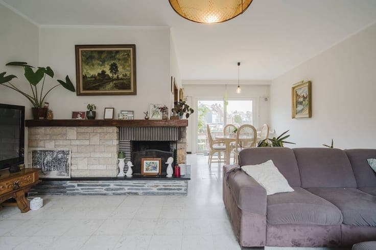 Characterful civilian home for sale on Sint-Elisabeth in Kor