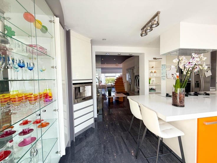 Charming 3-sided house a stone's throw from the centre of Za