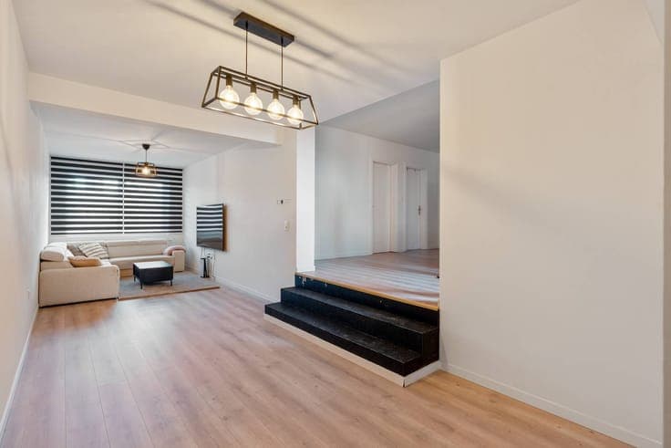 Profitable investment property with commercial property, war