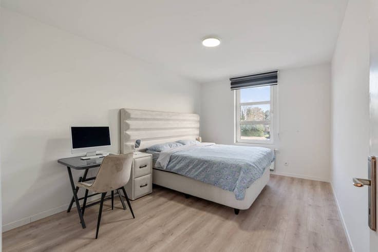 Profitable investment property with commercial property, war