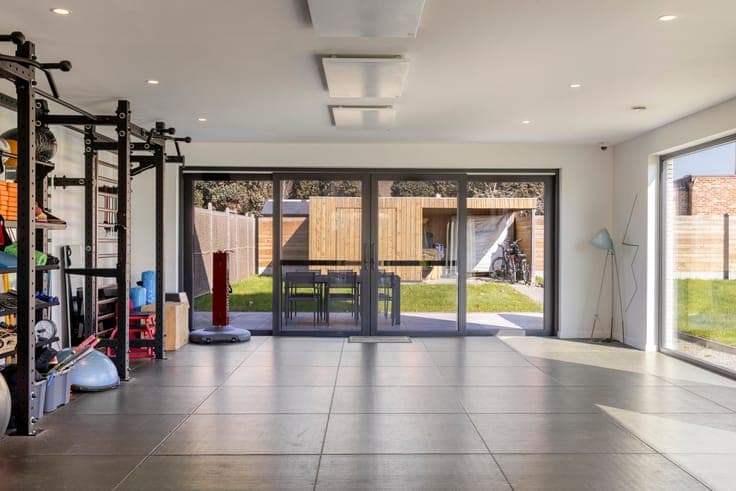 Multi-purpose practice with accommodation in Mechelen -South