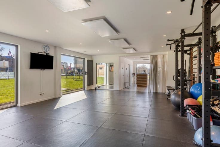 Multi-purpose practice with accommodation in Mechelen -South