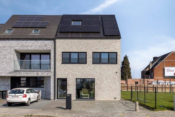 Multi-purpose practice with accommodation in Mechelen -South