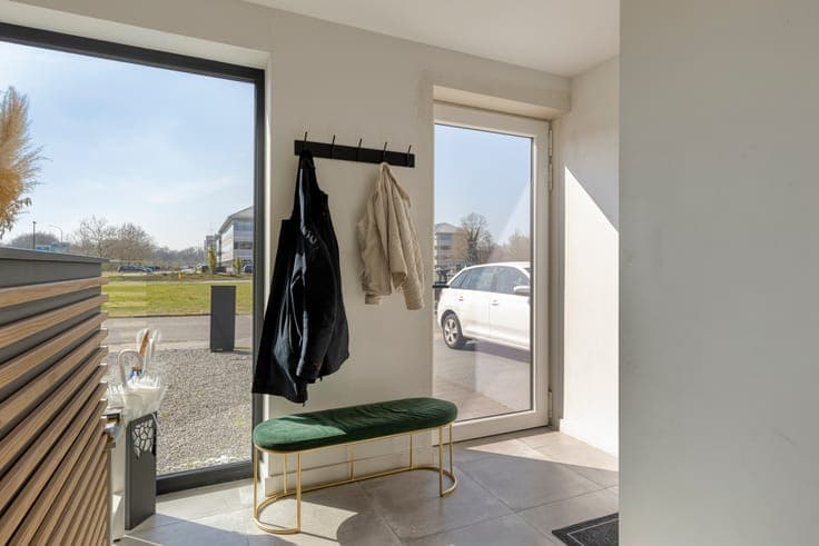 Multi-purpose practice with accommodation in Mechelen -South