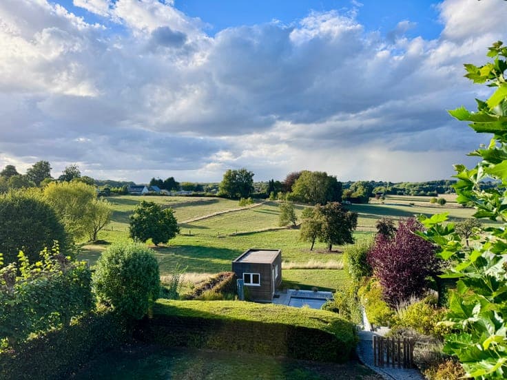 Exceptional property with swimming pool and fantastic views