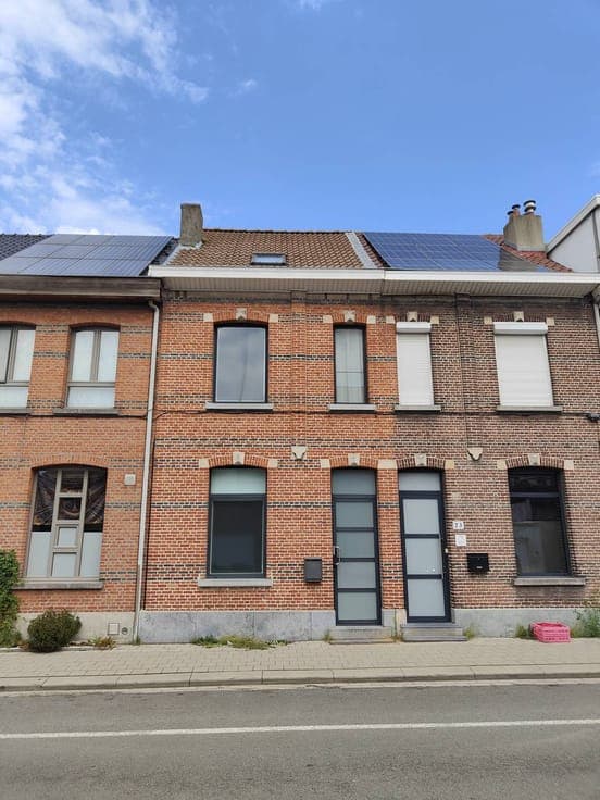 Ready to move in 3 bedroom house in Boom.
