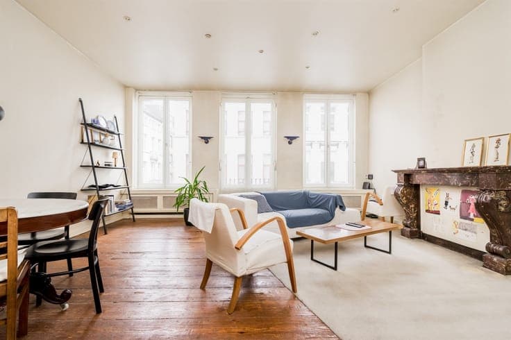 Spacious house to renovate with city garden