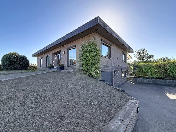 Ruime open bebouwing (bungalow), 3 slpks, 14a 10ca