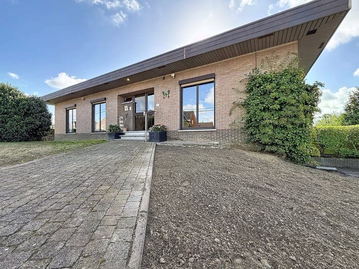 Ruime open bebouwing (bungalow), 3 slpks, 14a 10ca