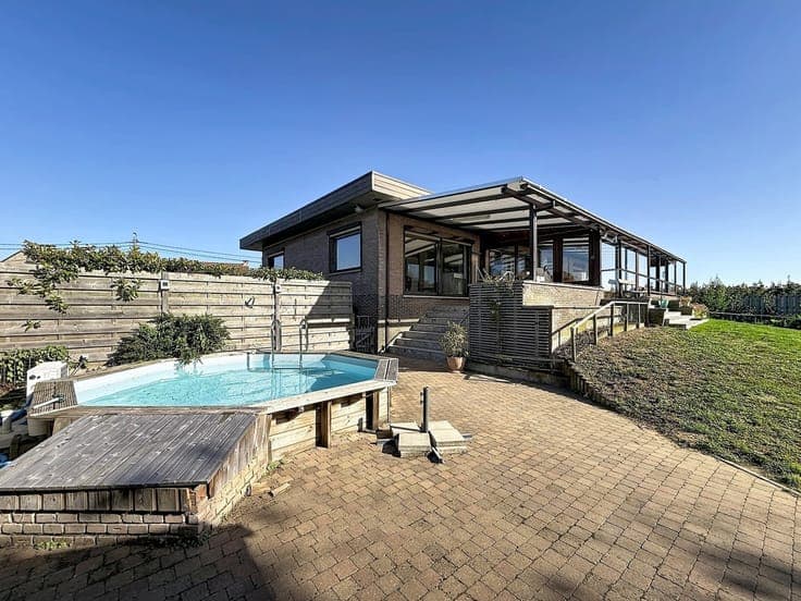 Ruime open bebouwing (bungalow), 3 slpks, 14a 10ca