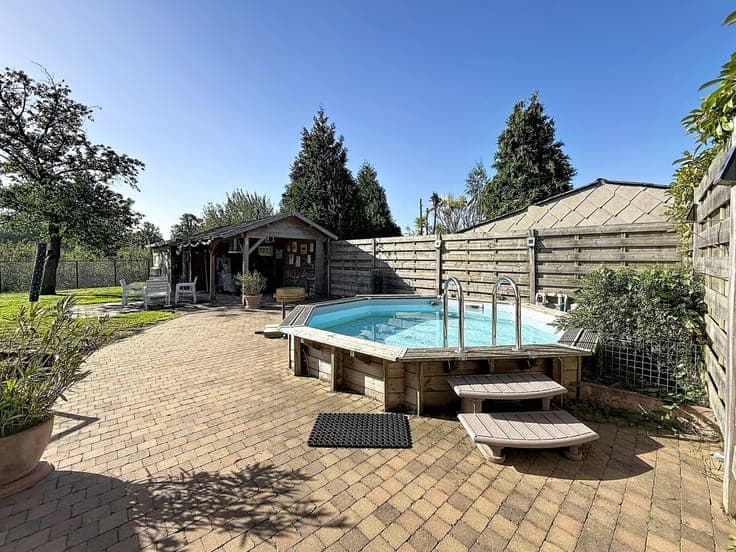 Ruime open bebouwing (bungalow), 3 slpks, 14a 10ca