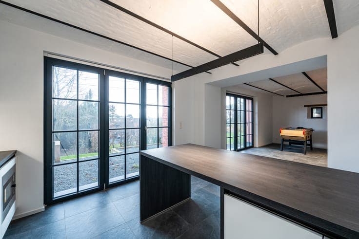 Braine-l'Alleud: Stunning 4-Bedroom, 3-Bathroom House