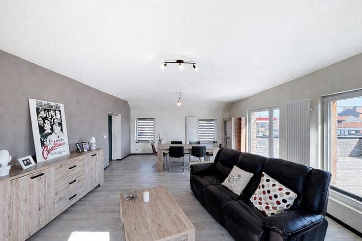 Apartment + commercial ground floor for sale in Nandrin!