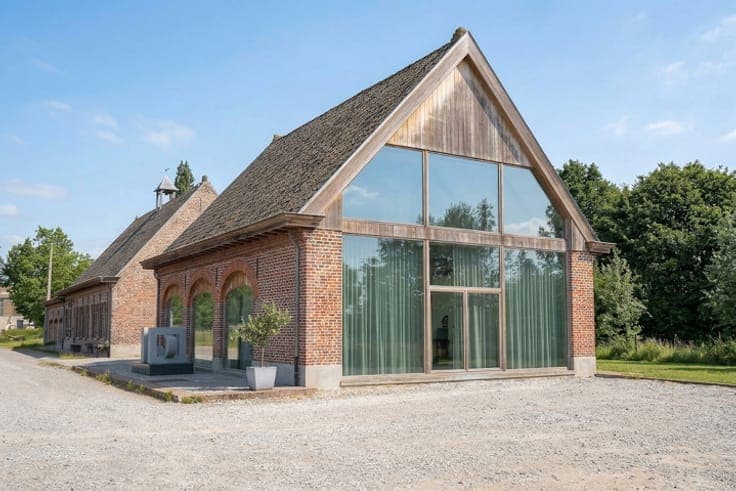 Unique farmhouse with great potential on 23.000m² in Denterg