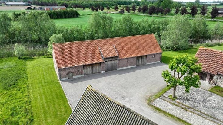 Unique farmhouse with great potential on 23.000m² in Denterg