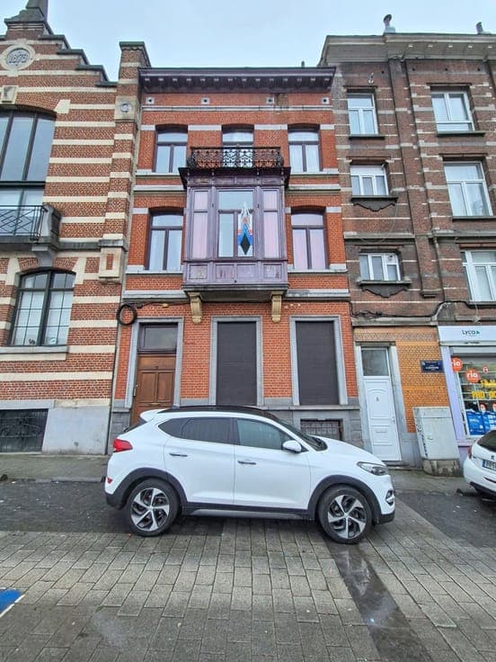 Master house – 3 units with potential for a 4th flat