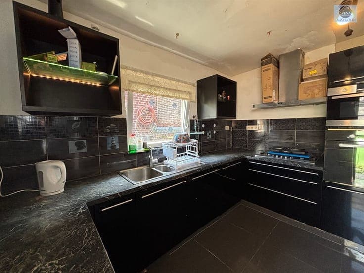 HOUSE TO REFRESH WITH 3 BEDROOMS AND GARDEN