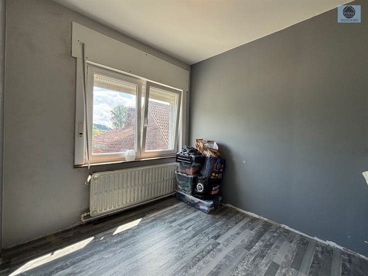 HOUSE TO REFRESH WITH 3 BEDROOMS AND GARDEN