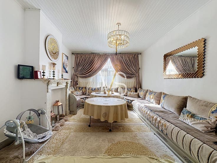 BEAUTIFUL 4-BEDROOM HOUSE WITH GARDEN!