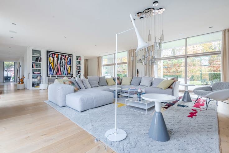 Superb contemporary property on 1.31 hectares