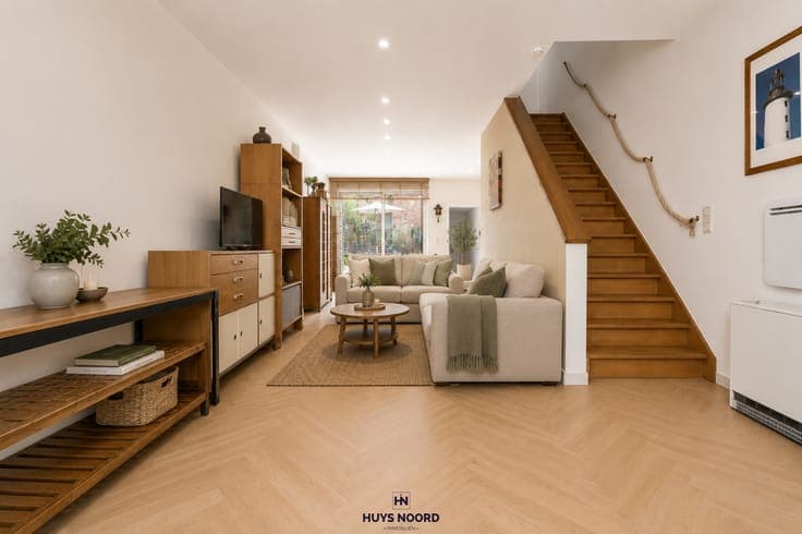 Charming townhouse with a city garden within walking dist...